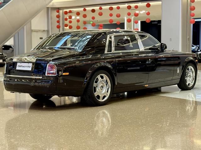 Rolls-Royce Phantom 2015 thumb 4