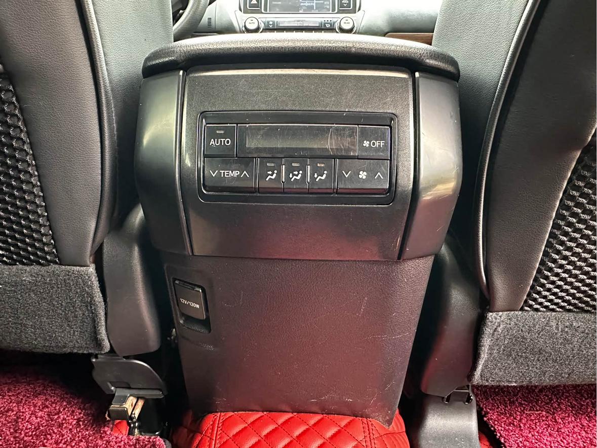 Toyota Land Cruiser Prado 2017 thumb 8