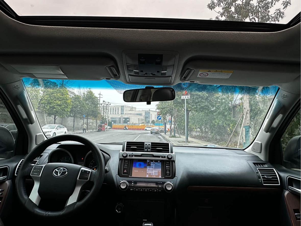 Toyota Land Cruiser Prado 2017 thumb 10