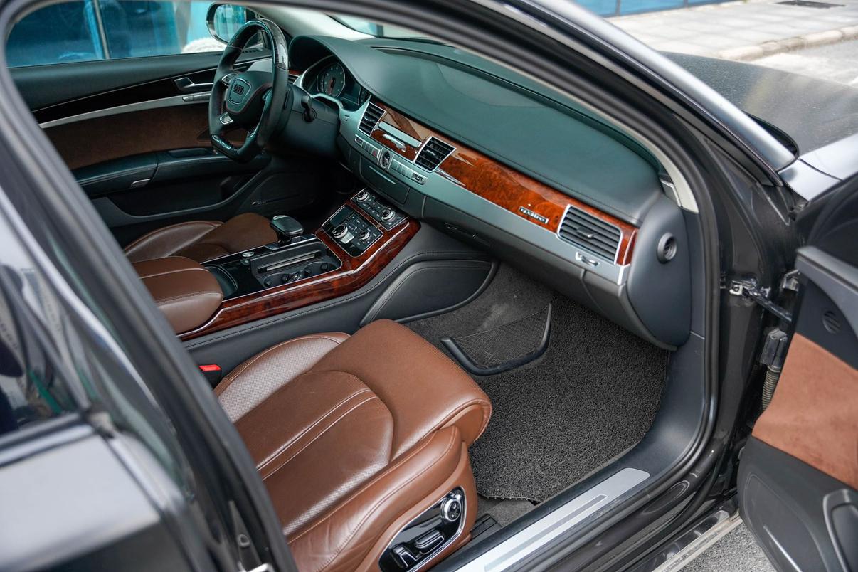 Audi A8 2012 thumb 4