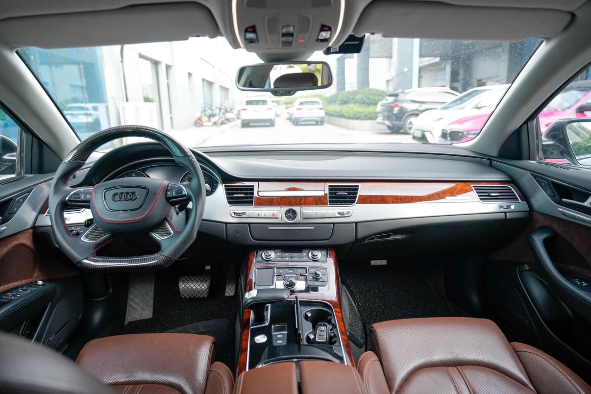 Audi A8 2012 thumb 5