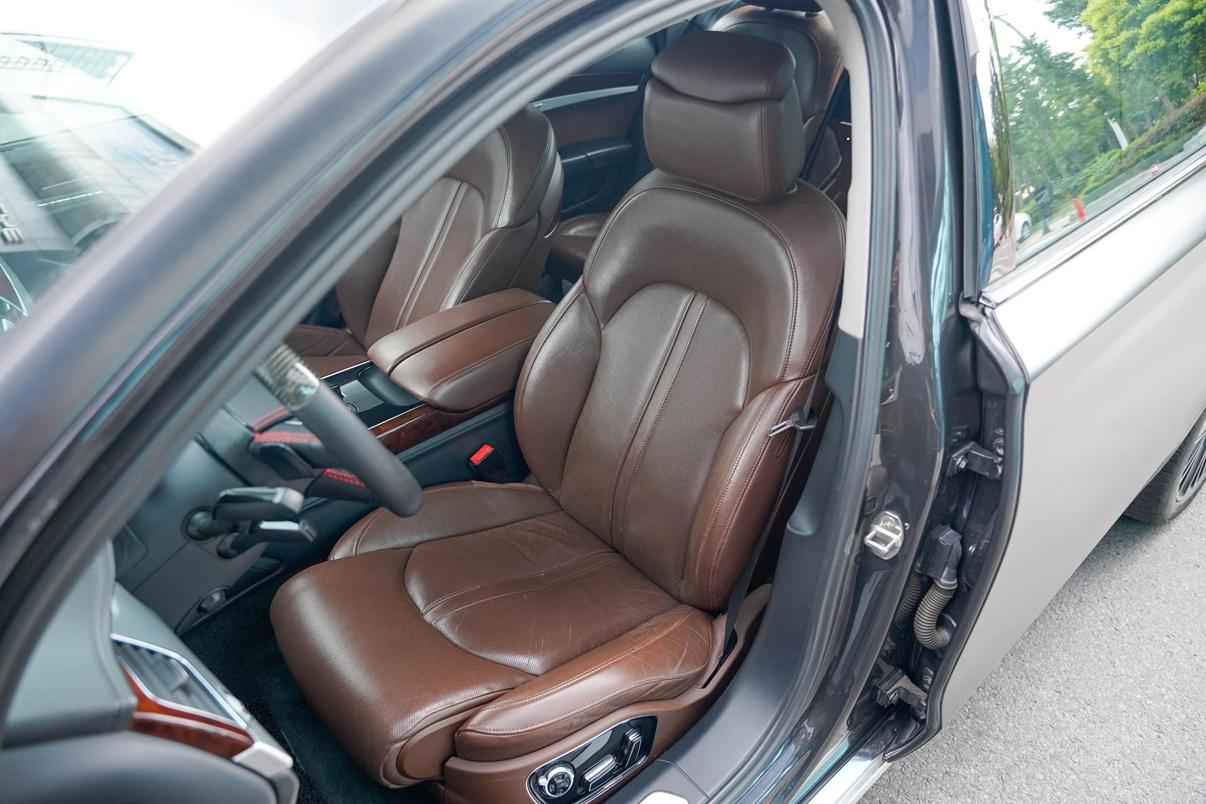 Audi A8 2012 thumb 7