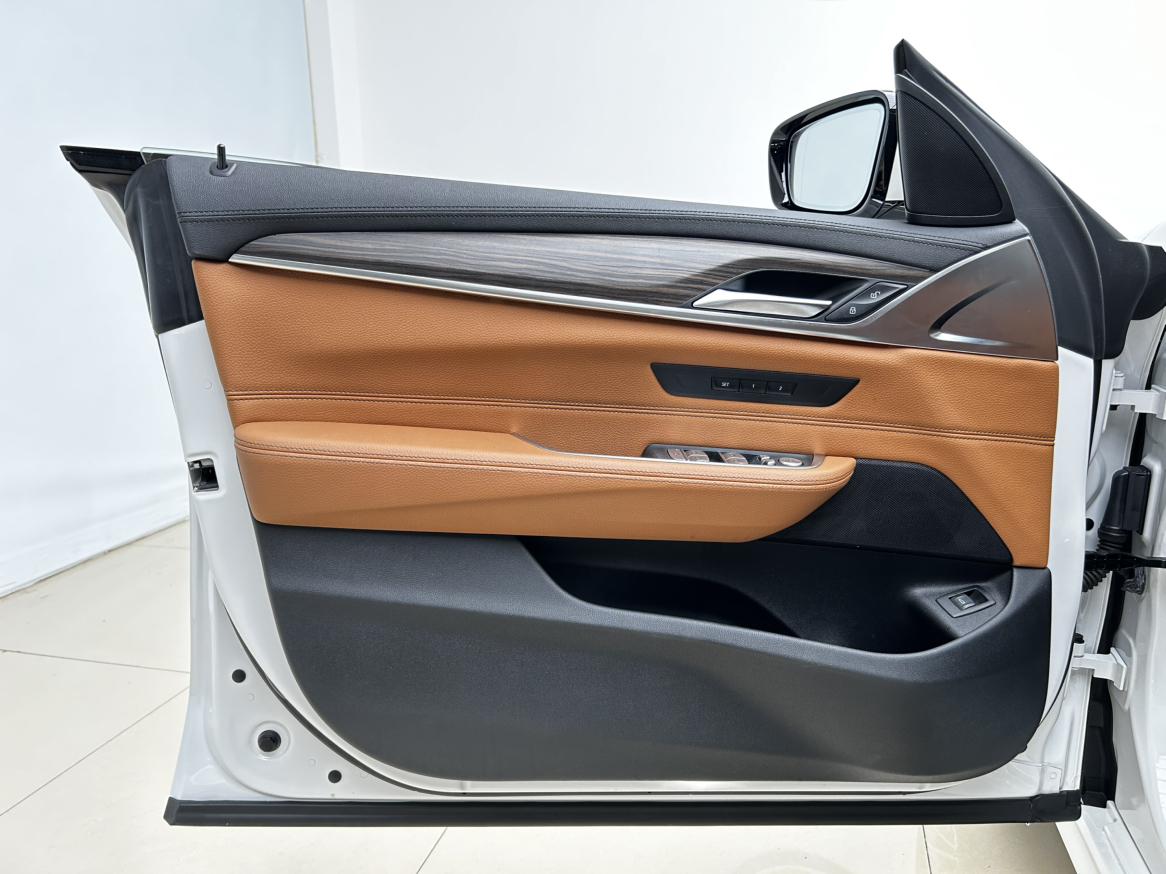 BMW 6 серии 2019 thumb 7