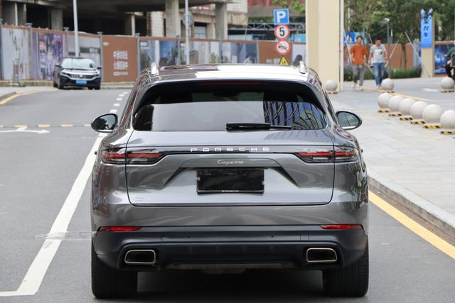 Porsche Cayenne 2022 thumb 2