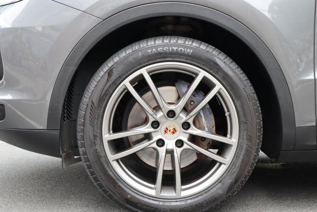 Porsche Cayenne 2022 thumb 5