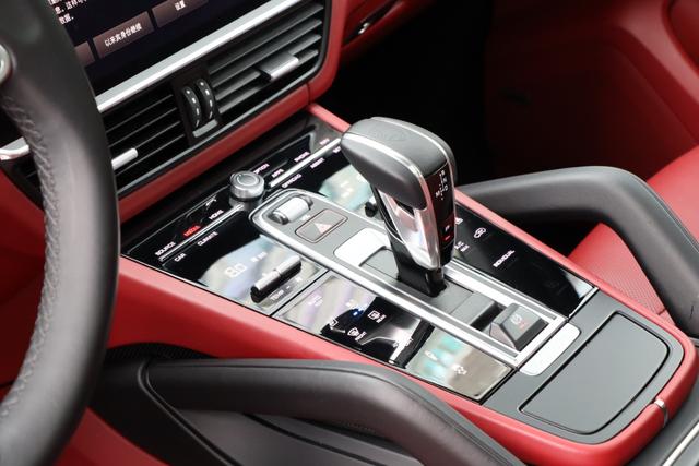Porsche Cayenne 2022 thumb 11