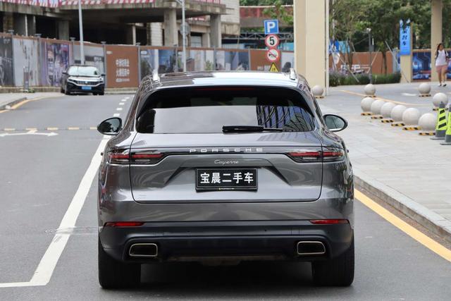 Porsche Cayenne 2022 thumb 2