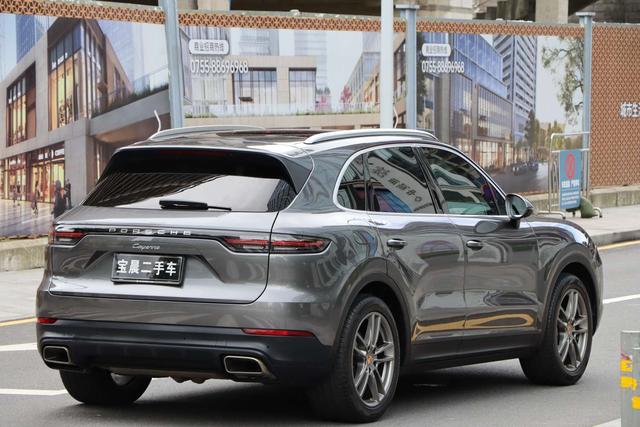 Porsche Cayenne 2022 thumb 3