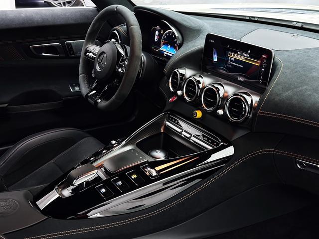 Mercedes-Benz AMG GT 2021 thumb 2