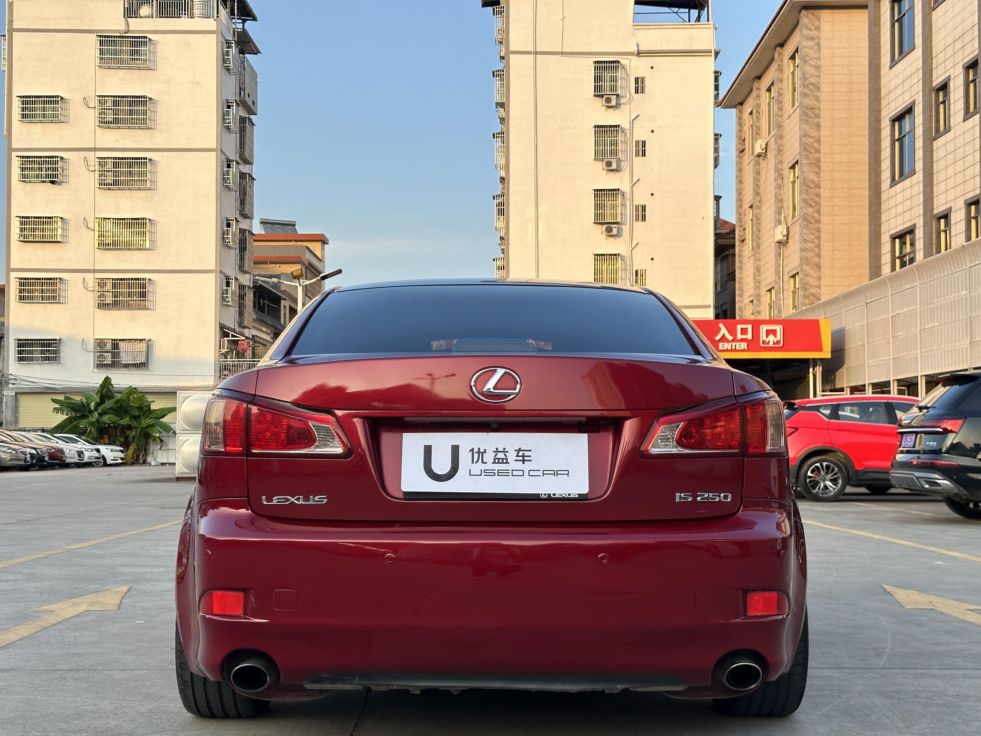 Lexus IS 2012 thumb 3