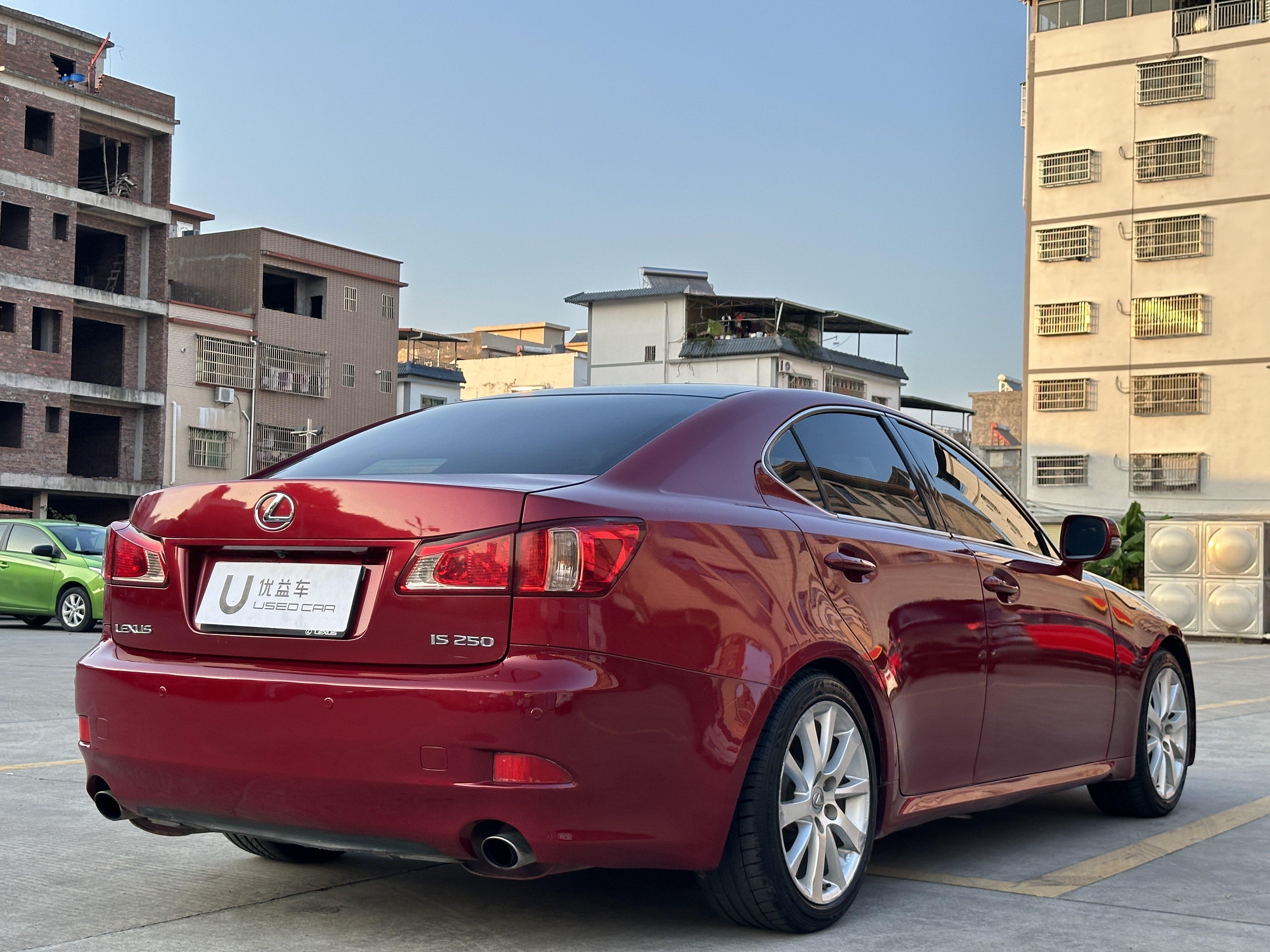 Lexus IS 2012 thumb 4