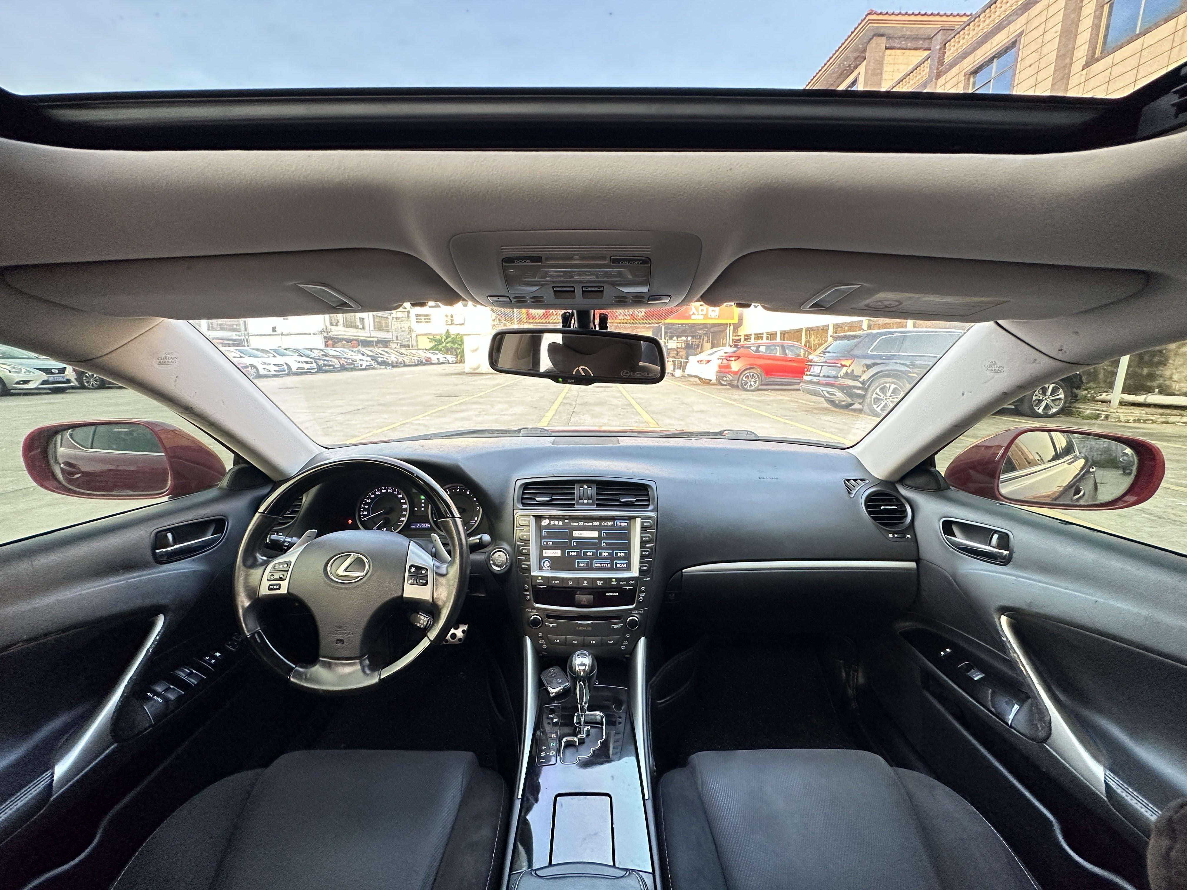 Lexus IS 2012 thumb 5
