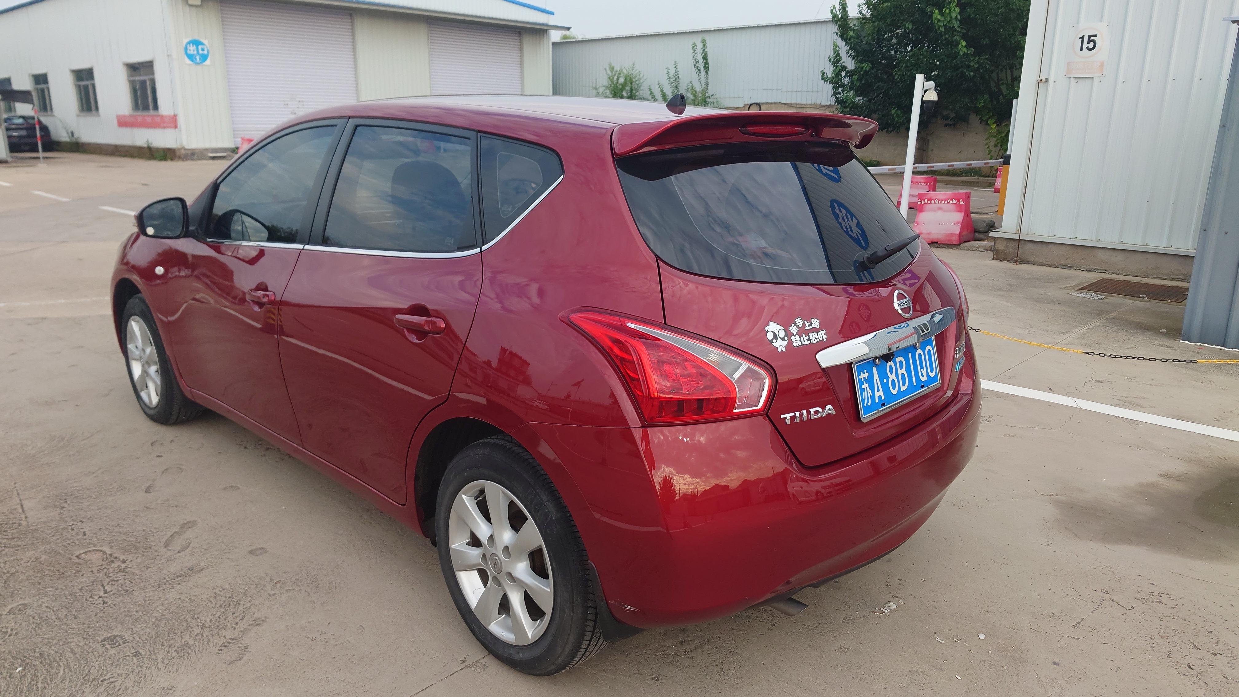 Nissan Tiida 2015 thumb 2