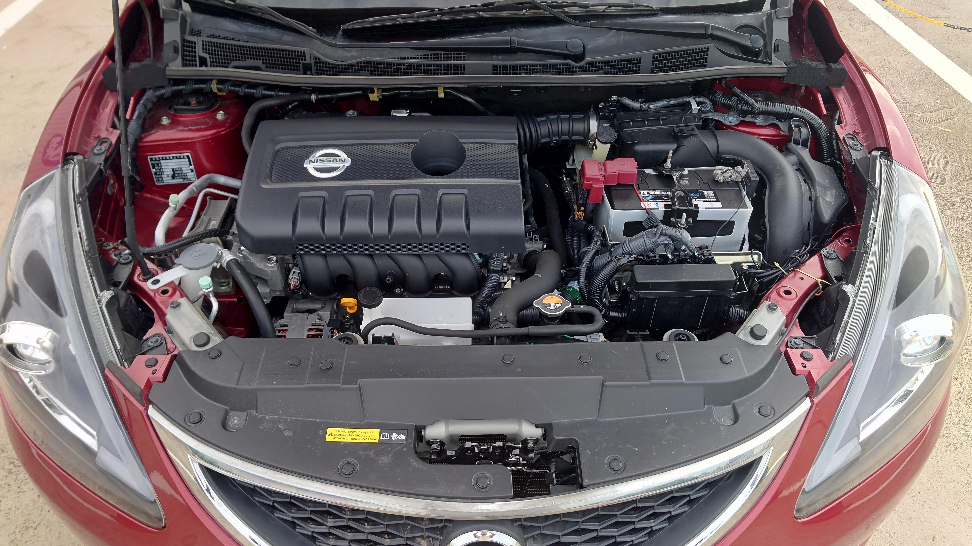 Nissan Tiida 2015 thumb 5