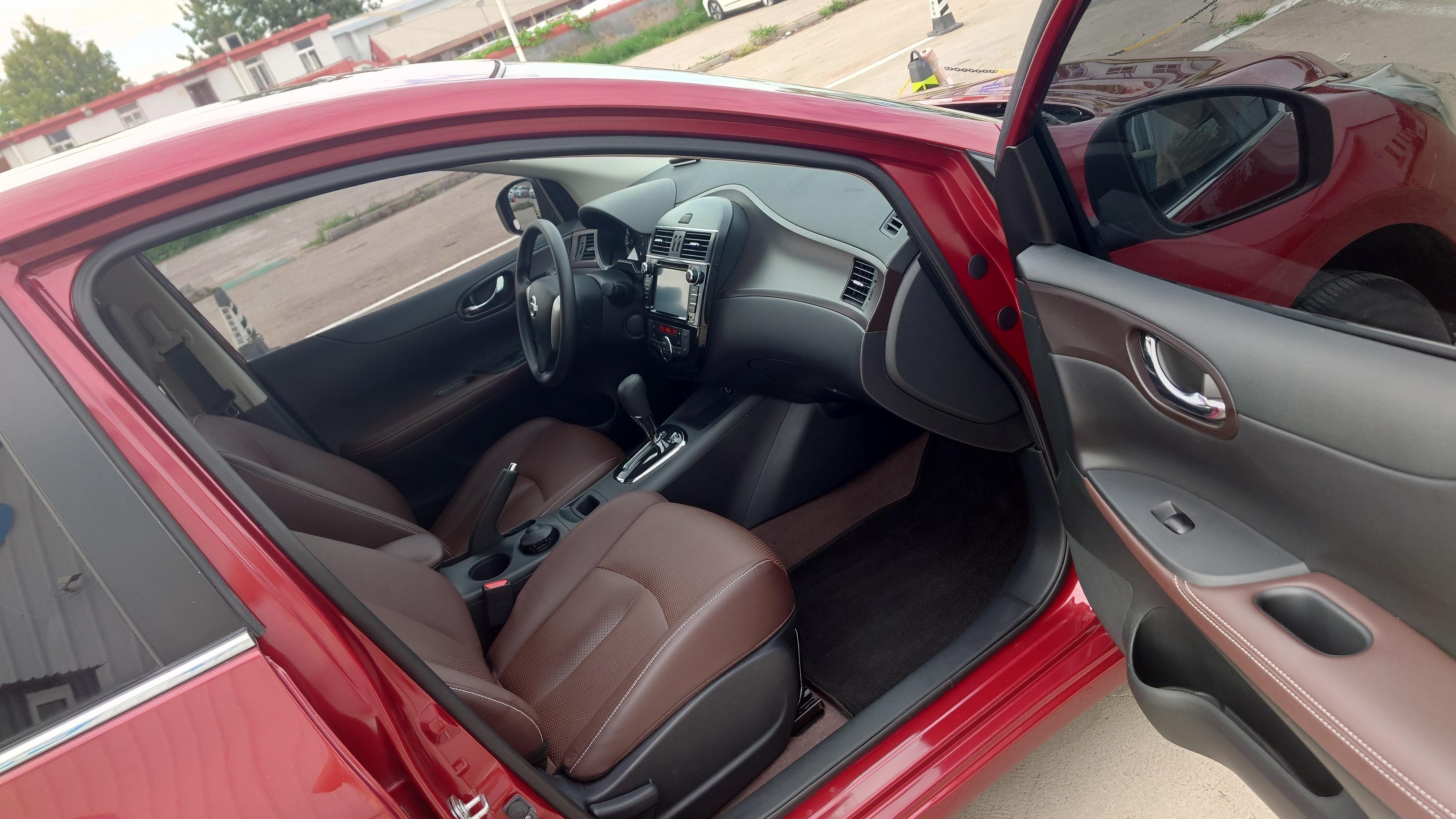 Nissan Tiida 2015 thumb 8