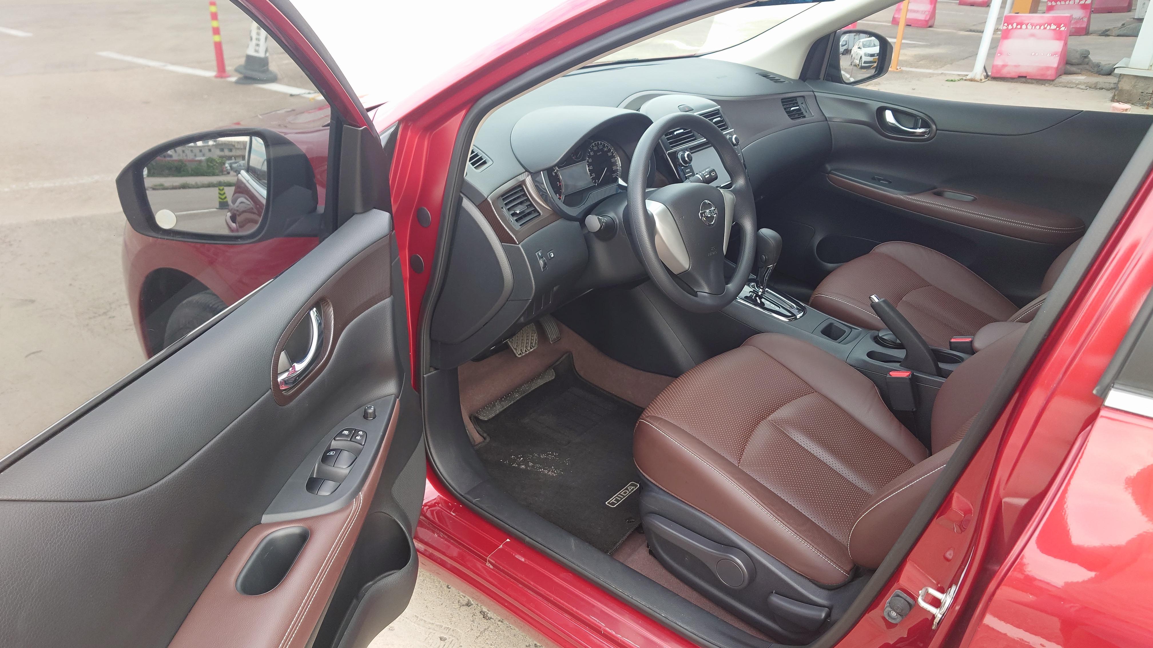 Nissan Tiida 2015 thumb 10