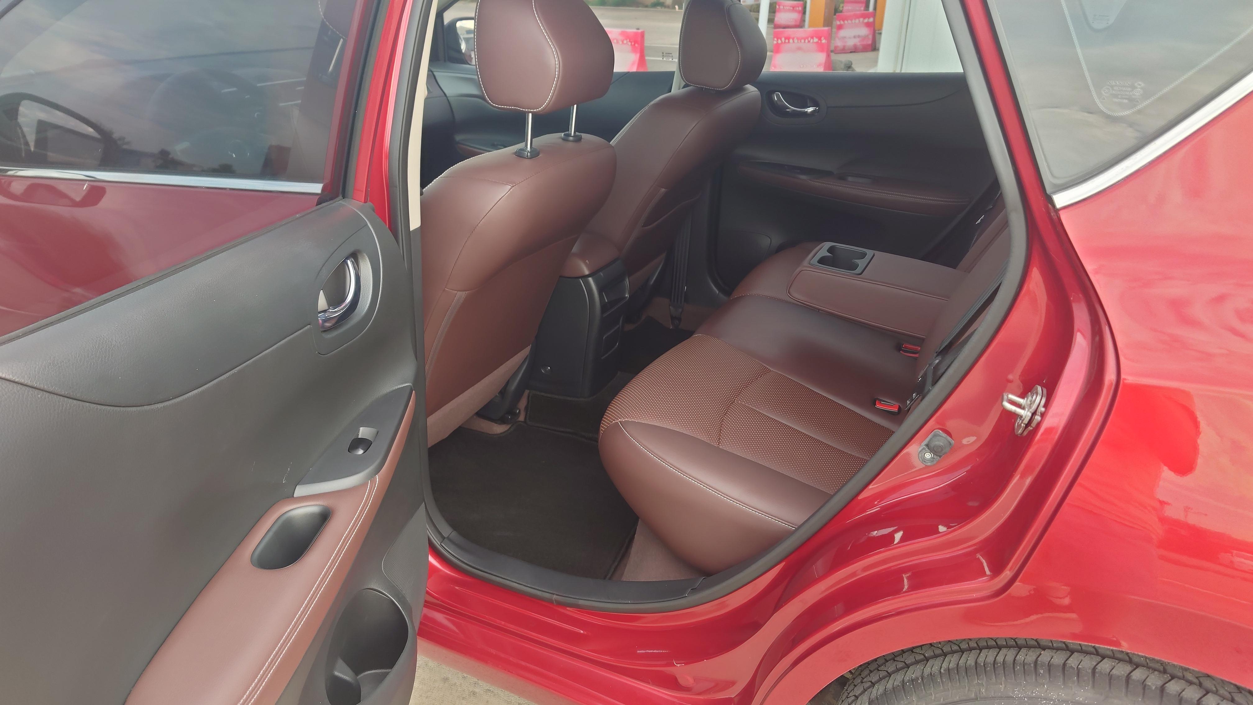 Nissan Tiida 2015 thumb 11