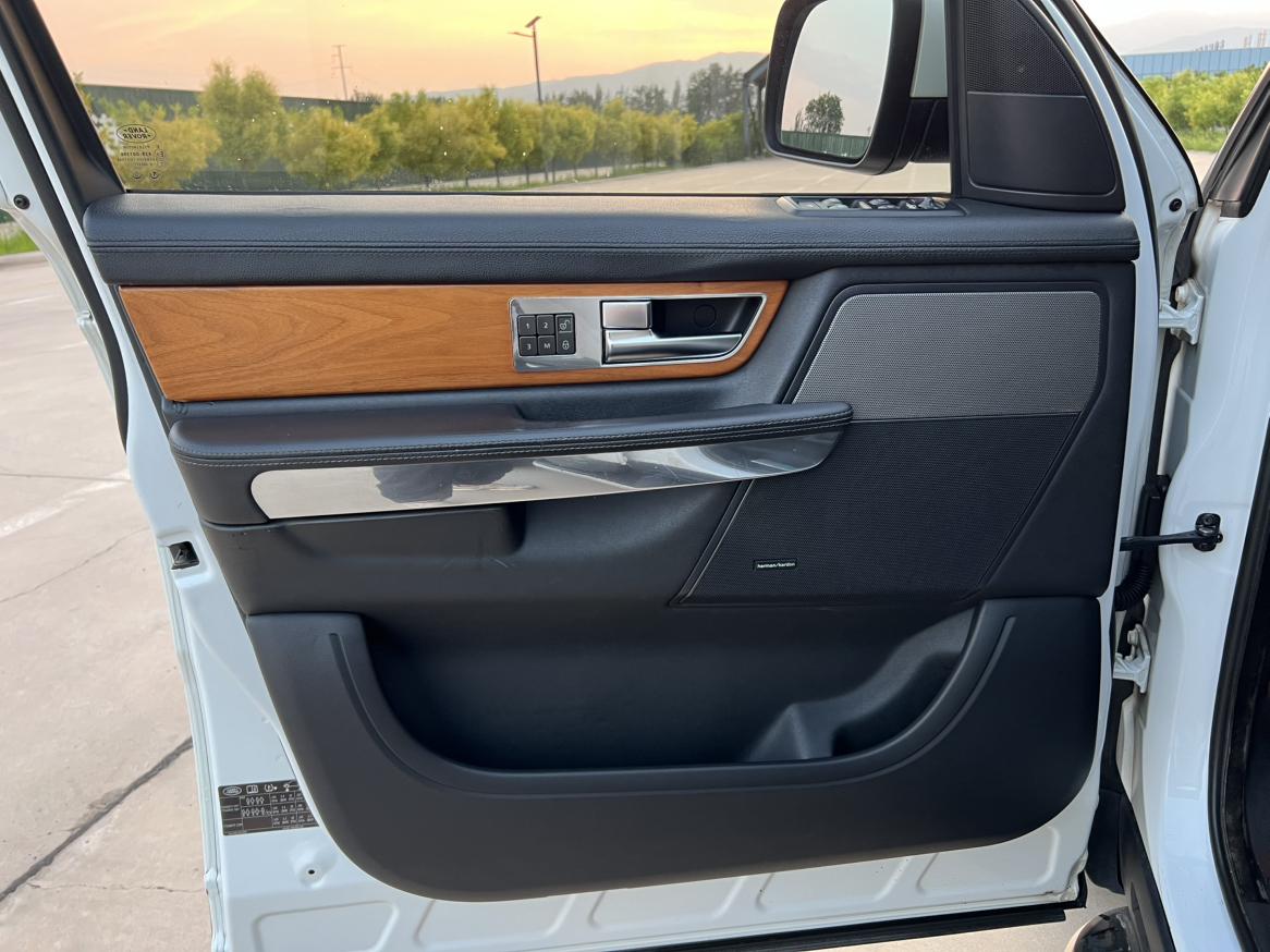 Land Rover Range Rover Sport 2012 thumb 5