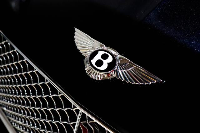 Bentley PHEV 2021 thumb 5