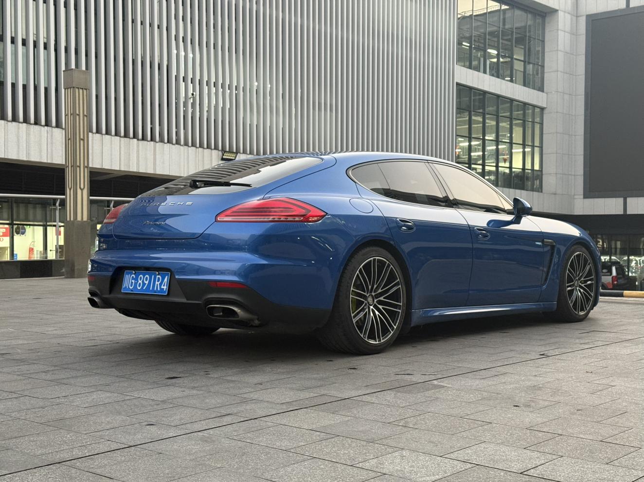 Porsche Panamera 2016 thumb 5