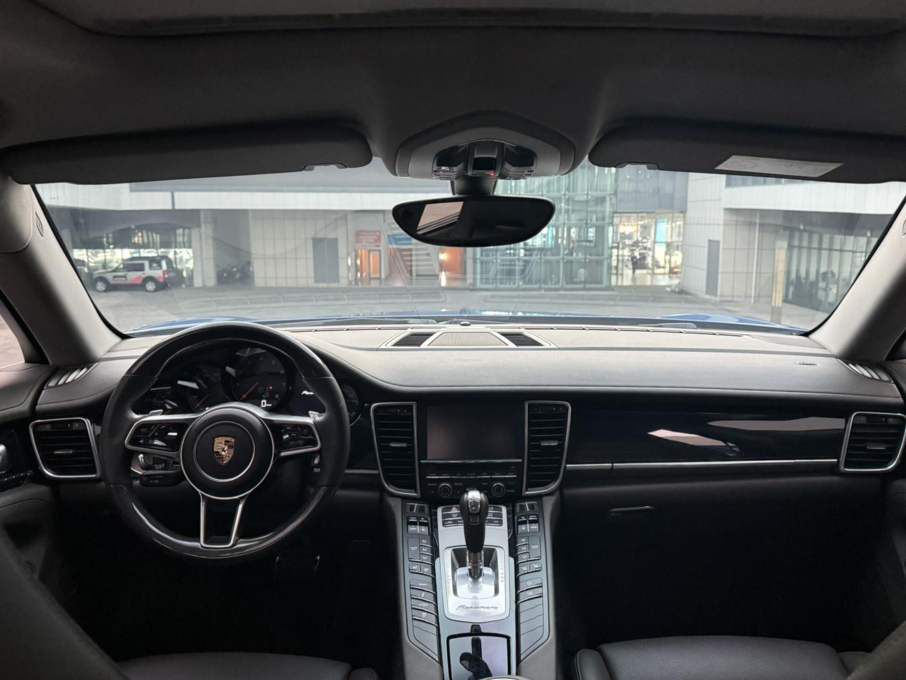 Porsche Panamera 2016 thumb 8
