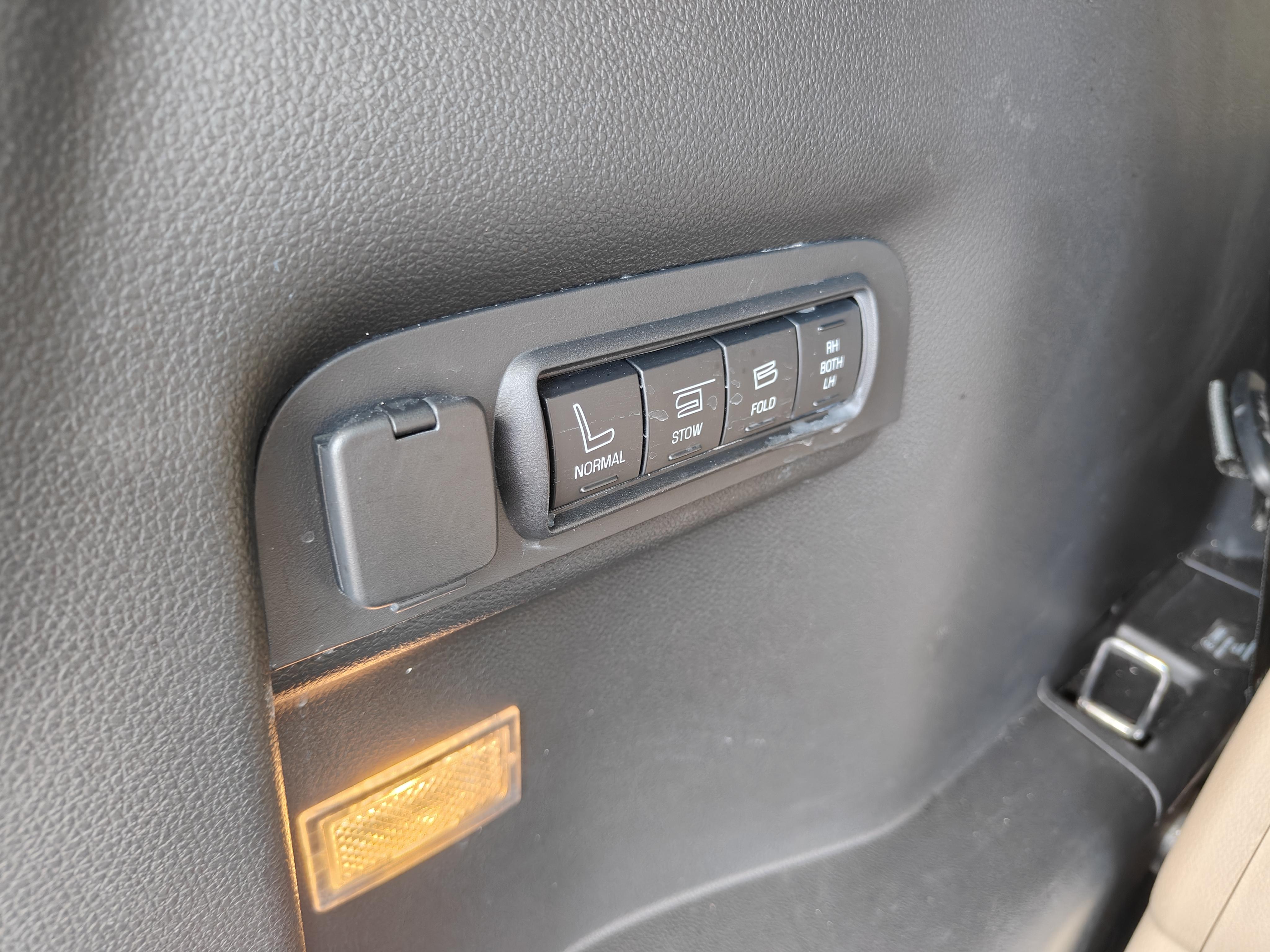 Ford Explorer 2016 thumb 2