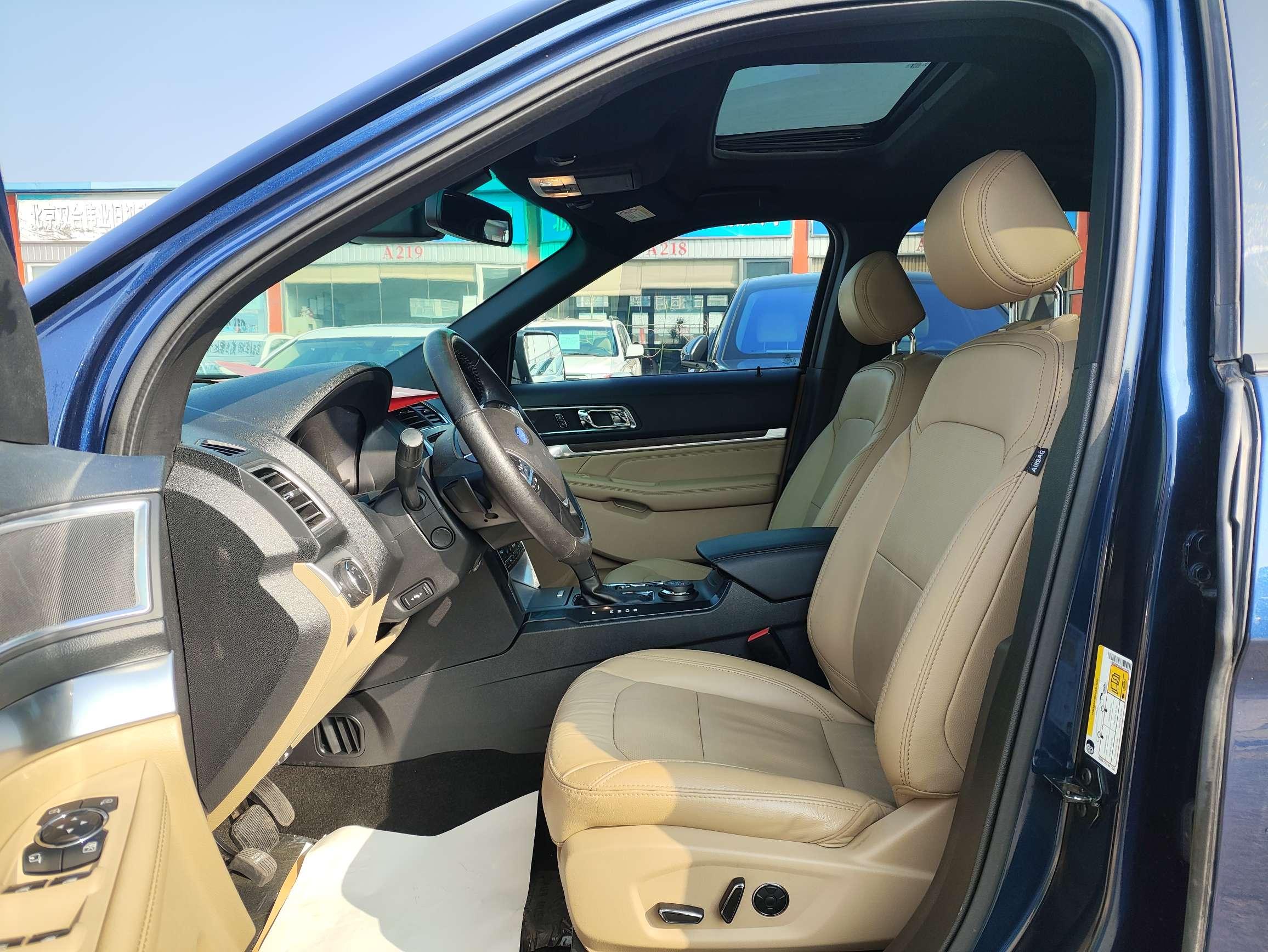 Ford Explorer 2016 thumb 12