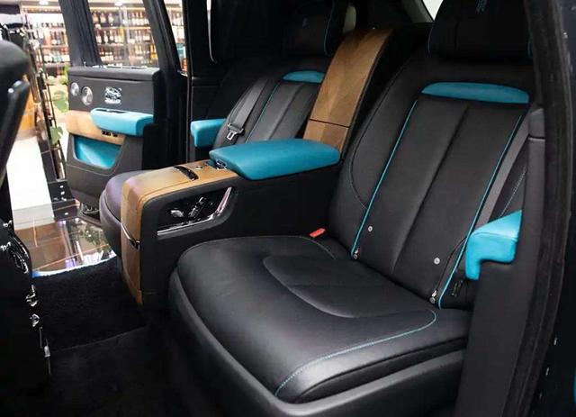 Rolls-Royce Cullinan 2019 thumb 12