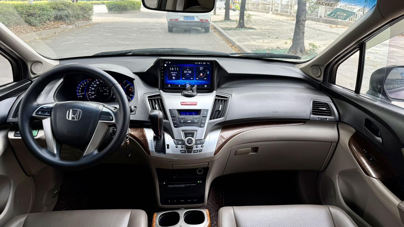 Honda Odyssey 2014 thumb 4