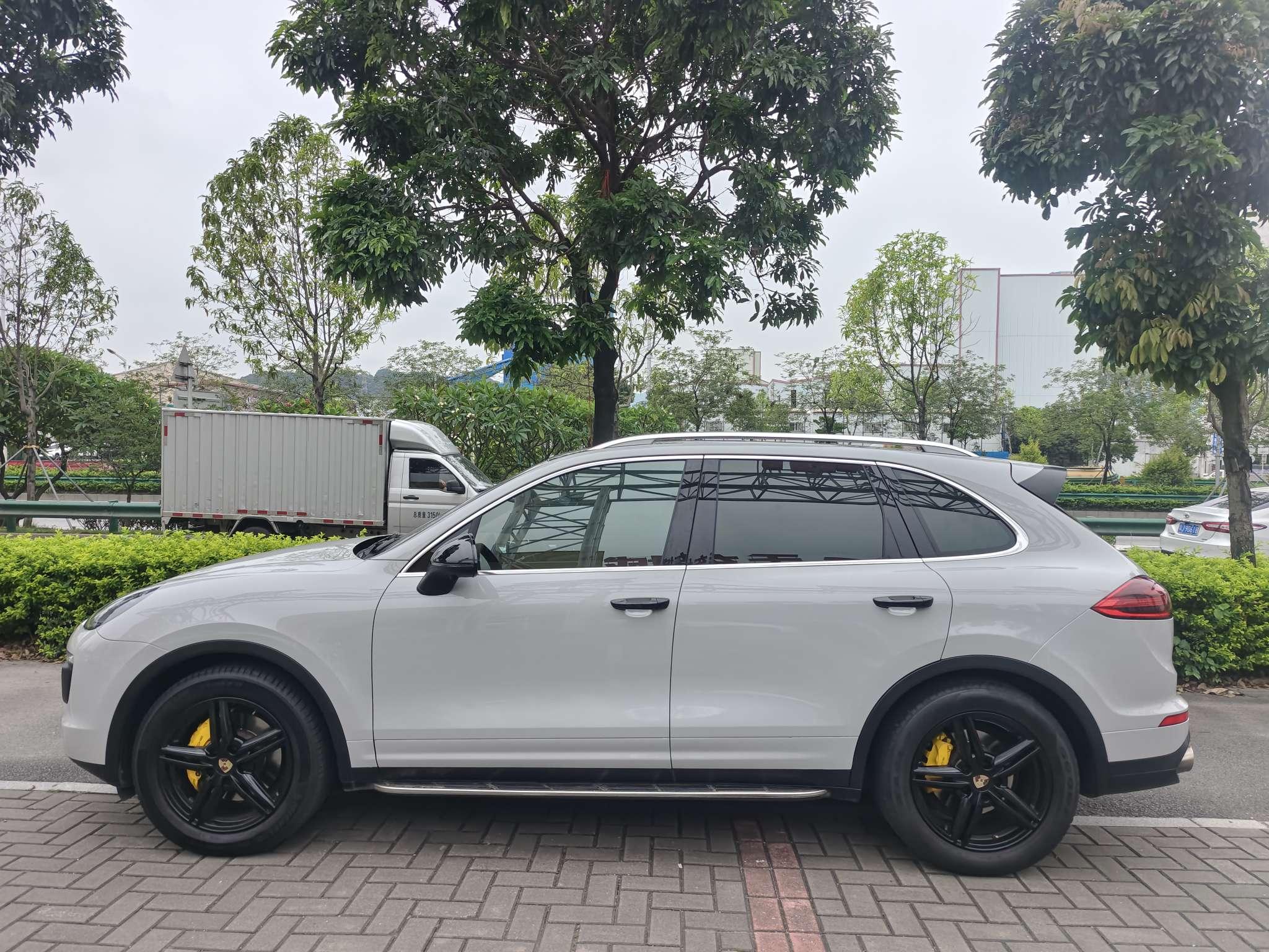 Porsche Cayenne 2016 thumb 2