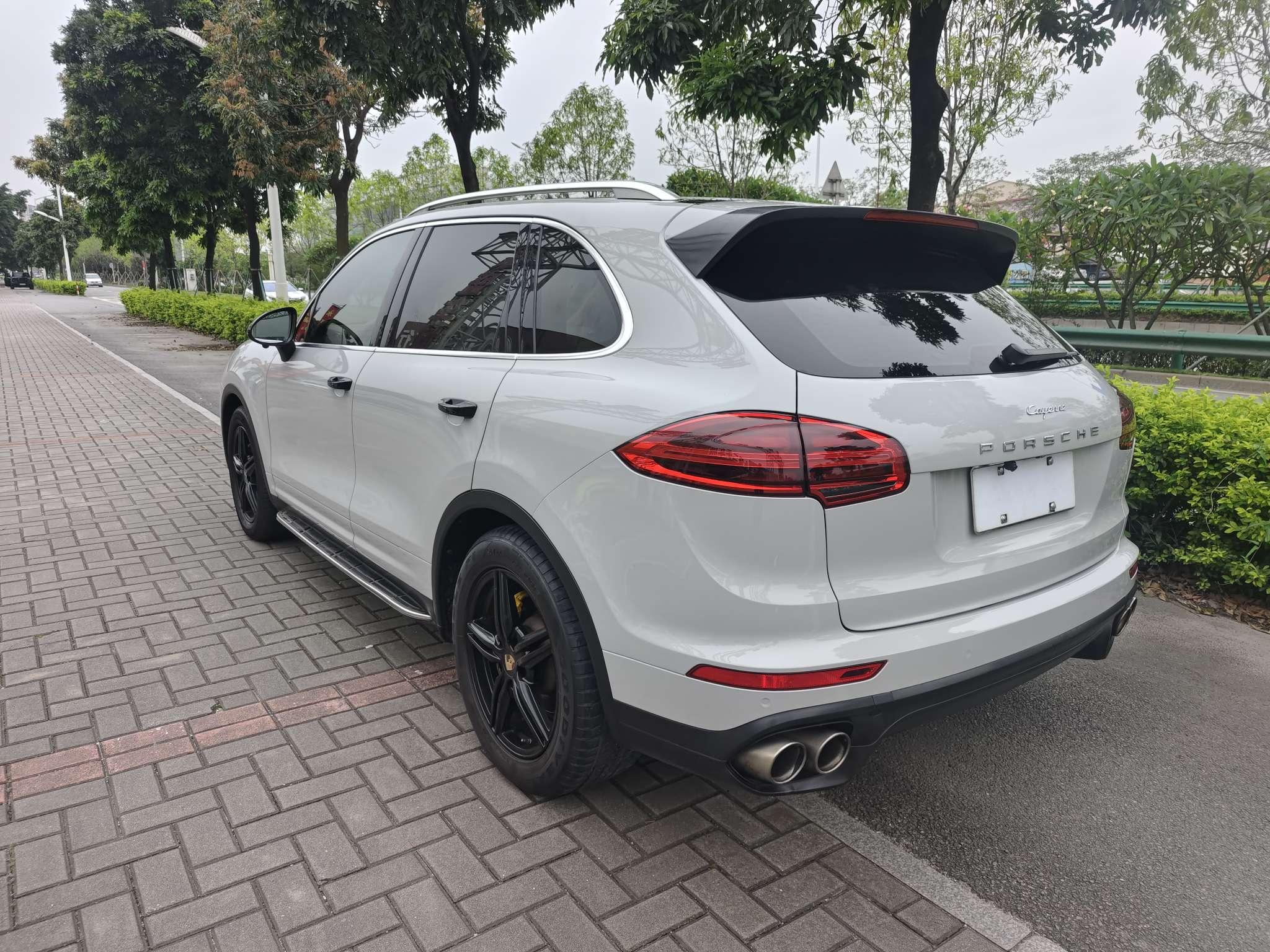 Porsche Cayenne 2016 thumb 3