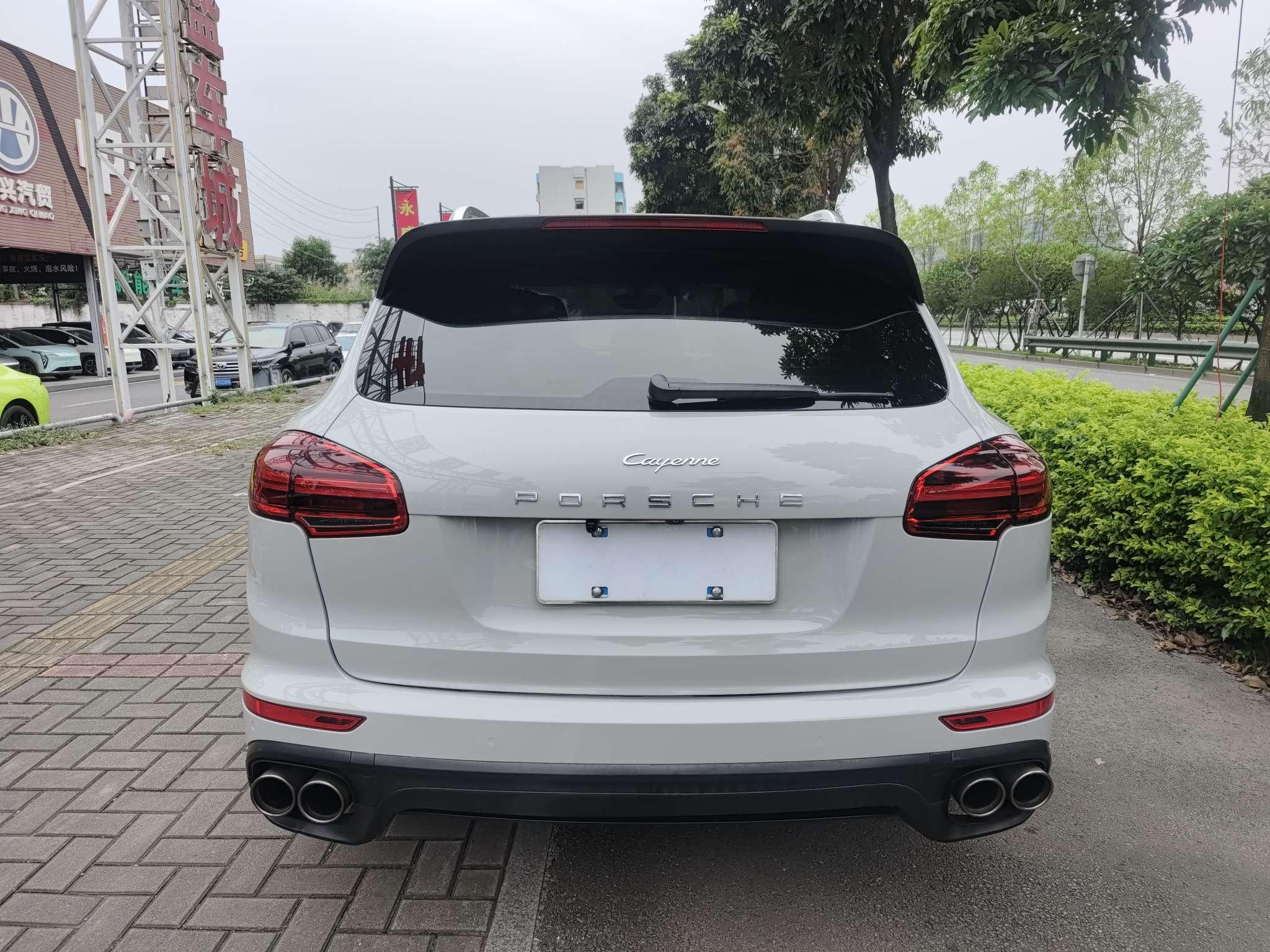 Porsche Cayenne 2016 thumb 4