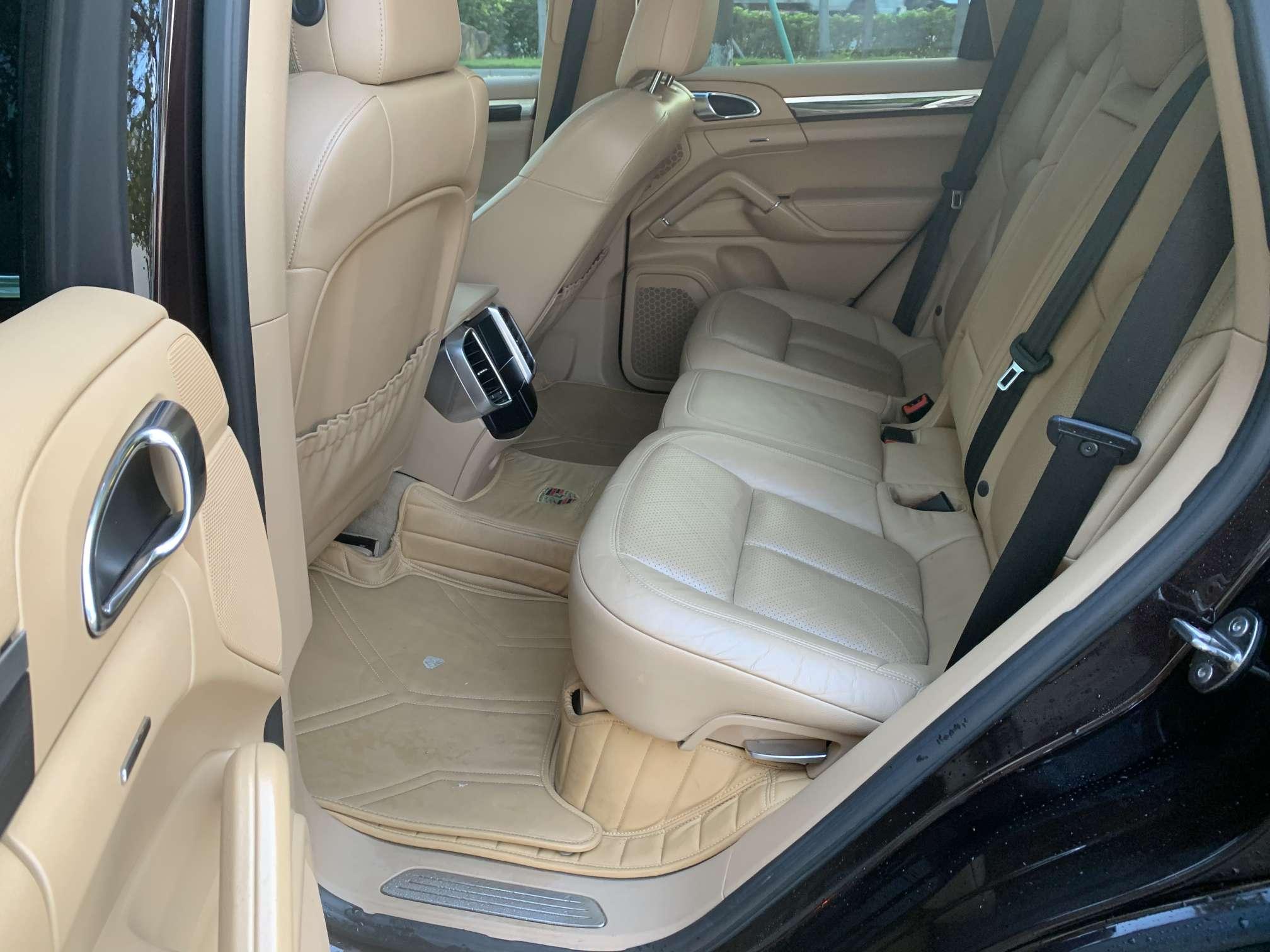 Porsche Cayenne 2016 thumb 10