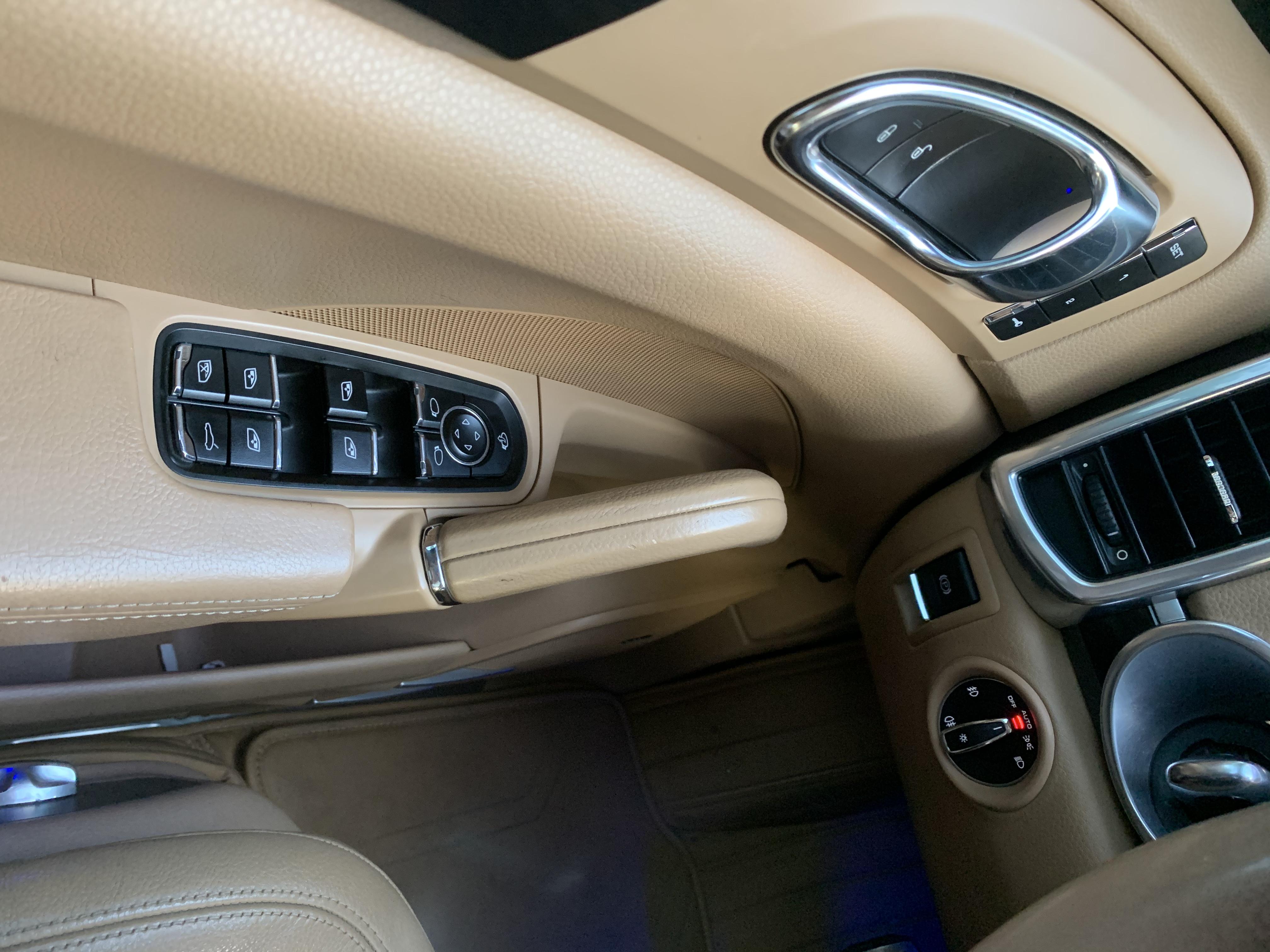 Porsche Cayenne 2016 thumb 12
