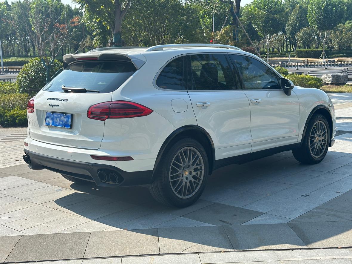 Porsche Cayenne 2014 thumb 4