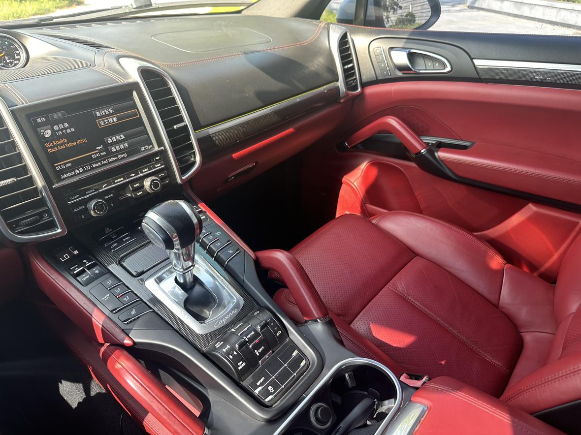 Porsche Cayenne 2014 thumb 12