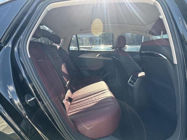 Hongqi H5 2023 thumb 11