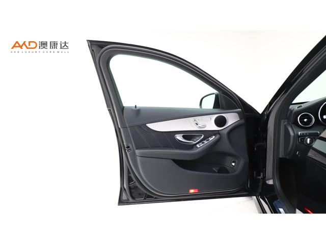 Mercedes-Benz C-Class 2019 thumb 7