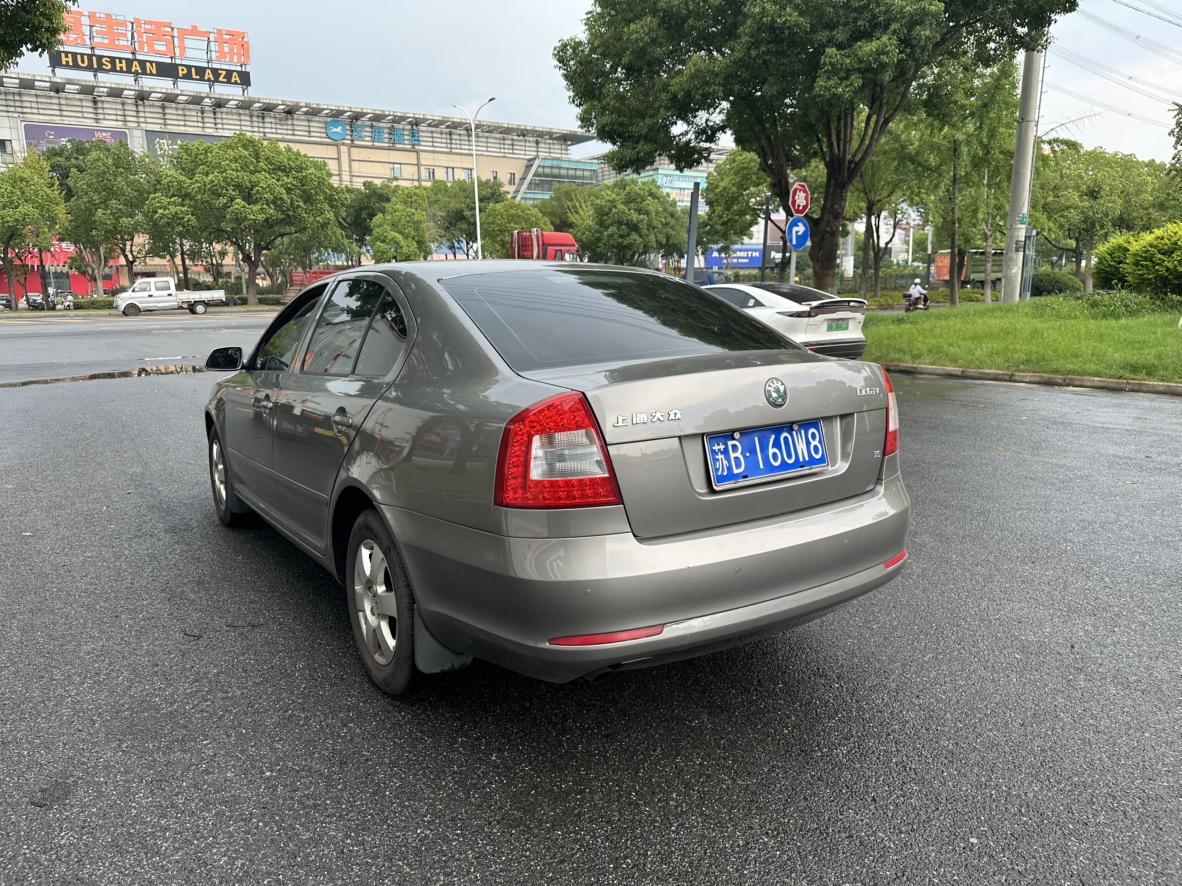 Skoda Octavia 2011 thumb 2