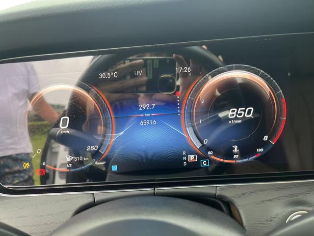 Mercedes-Benz E-Class 2021 thumb 10