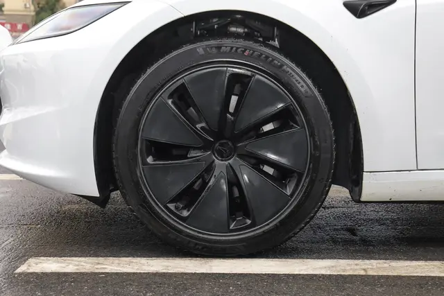 BMW 5 серии 2023 thumb 7