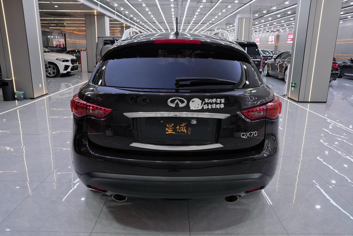Infiniti QX70 2014 thumb 4