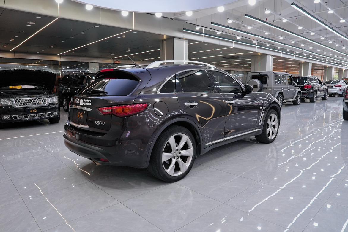 Infiniti QX70 2014 thumb 5