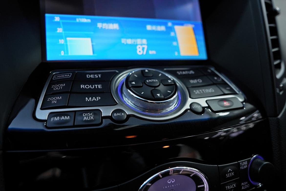 Infiniti QX70 2014 thumb 10