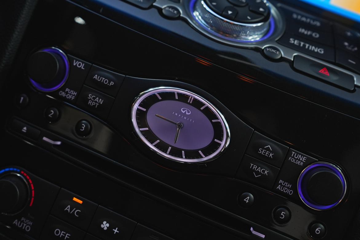 Infiniti QX70 2014 thumb 12