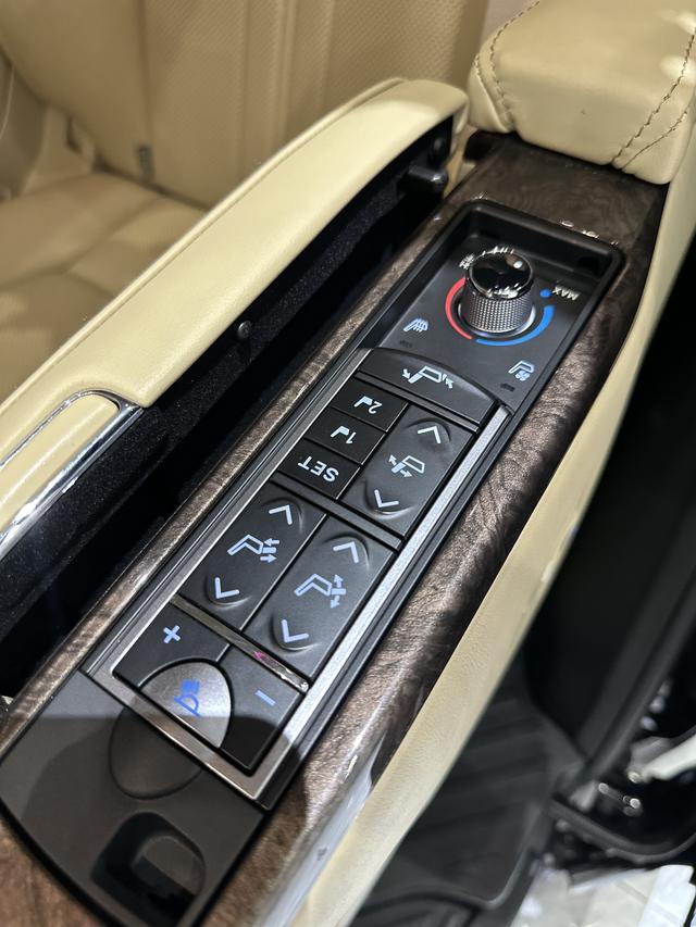 Toyota Vellfire 2023 thumb 8