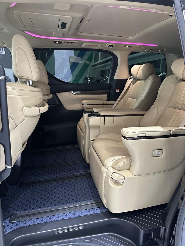 Toyota Vellfire 2023 thumb 11