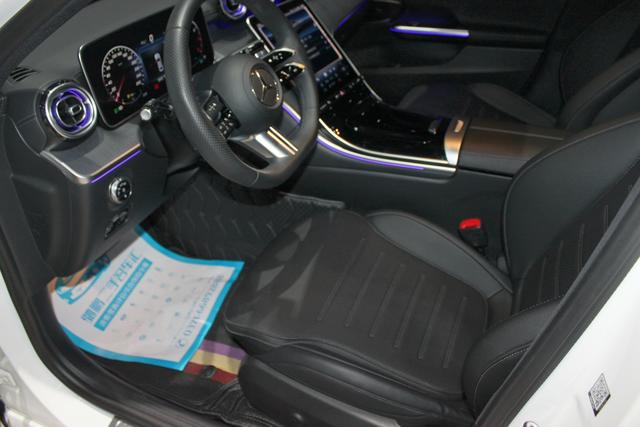 Mercedes-Benz C-Class 2023 thumb 7