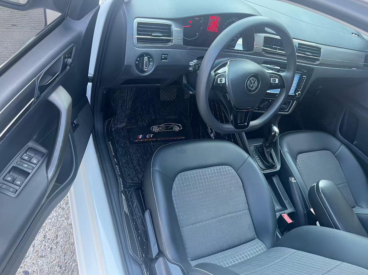 Volkswagen Santana 2017 thumb 5