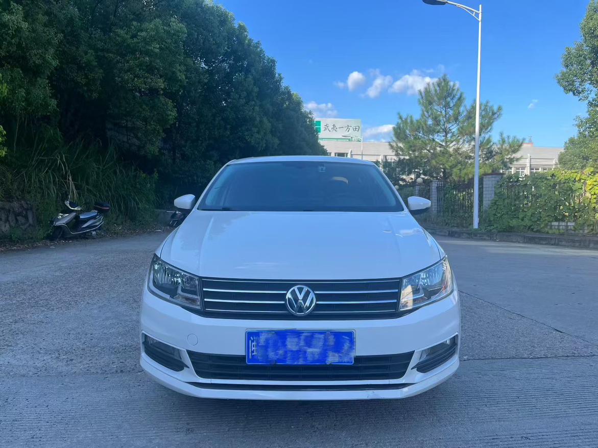 Volkswagen Santana 2017 thumb 10